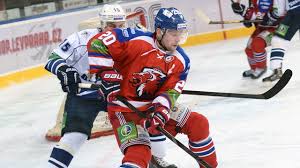 Petr vrána is a czech professional ice hockey centre who currently plays for hc oceláři třinec of the czech extraliga. Perne Leto Petra Vrany Svatba Novy Byt A Necekane Louceni V Atlantu Zacne Neco Noveho Tvrdi Hokej Cz Web Ceskeho Hokeje