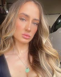 I'm a once in a lifetime kind of woman ✨