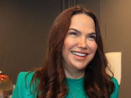 Sandra Teschner anuncia lançamento do livro “Felicidade se aprende” em  Salvador