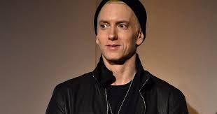 An den hier gelisteten filmen und serien wirkte eminem selbst mit. Eminem Seltener Auftritt Nach Schock Foto Bunte De