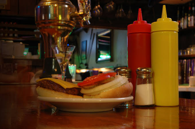 Zip Burger - Zip's Cafe