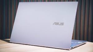 Sementara asus zenbook13 ux333fa hanya dijual pada kisaran harga rp13 jutaan saja, harga yang tentunya tergolong menarik dan murah mengingat target pasar laptop ini adalah untuk anda kalangan profesional. Harga Laptop Asus Zenbook 13 Paling Murah Dengan Performa Kencang