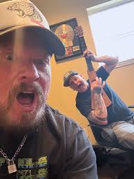 At the fam July 4th gathering, I realized I've never taken a pic with my  brother in law, Shane. Remedied that. Yeah, I make music, but he has done  some major work