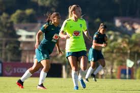 Além disso, tem a melhor jogadora do mundo, marta, camisa 10 e eleita por 5 anos seguidos pela fifa (de 2006 a 2010) e mais uma vez em 2018 como a melhor jogadora de futebol do planeta. Jogadoras Da Selecao Brasileira Feminina Viram A Chave E Mudam O Foco Para O Brasileiro Feminino A 1 Confederacao Brasileira De Futebol