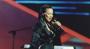 Jacott transitioned from musical theatre to popular music in 1993. Het Verhaal Achter Vrede Van Ruth Jacott Max Vandaag