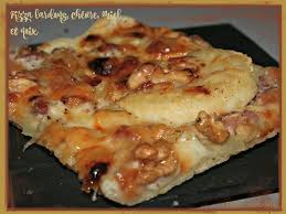 Pizza Lardons Chevre Miel Et Noix Pizza Chevre Miel Pizza Chevre Recette Chevre