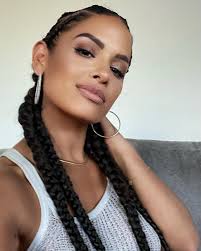 Time to take these braids out. I put them in for a audition. Always fun  getting into different characters. Apparently I play gangster Latina very  well 😂 🎥 We shall see if