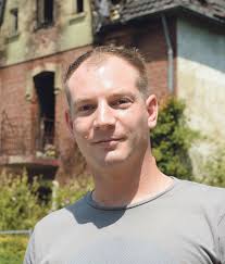 Blaulicht Report Kleve: Dieser Mann organisiert die Hilfsaktion für die  Kellener Brandopfer