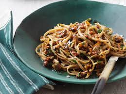 Whole Wheat Linguine With Walnuts Orange And Chile Recipe Healthy Italian Recipes Whole Wheat Pasta Healthy Italian
