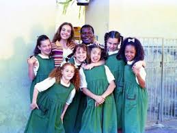 Além de ser conhecido por interpretar chefe chico, na segunda versão de chiquititas, e tio barnabé, em sítio do pica pau amarelo, ele emplacou diversos outros papéis importantes na televisão e no teatro desde o começo de sua carreira, em 1974. Morre Gesio Amadeu O Chefe Chico Das Chiquititas Portal Tche