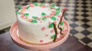Sami Will Mit Verschiedenen Konsistenzen Einer Minimalistischen Und Zarten Dekoration Und Einem Noch Susse Das Grosse Backen Rezepte Sandkuchen Kirschblutenfest