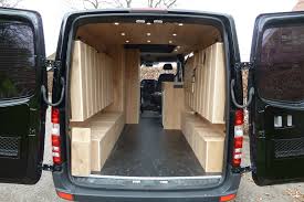 Mercedes Sprinter Camper Met Eiken Interieur Bedden Omhoog 1 Camper Interieur Camper Busjes Kleine Campers