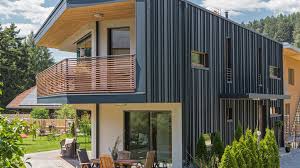 Dieses Luxuriose Privathaus In Reischach Italien Wurde Mit Prefa Prefalz Bahnen In Verschiedenen Starken Verkleidet Durch Die Besond Architektur Haus Fassade