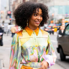 2:08 essence 122 197 просмотров. Yara Shahidi S Signature Curls Just Got An Icy Blonde Refresh For 2020 Vogue