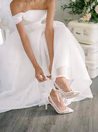 The Perfect Blueprint For A Brunch Wedding Inspired By The English Countryside Wedding Dresses Dresses Brunch Wedding