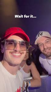 All aboard the Benson Bus. Thanks for the cute skate sesh @bensonboone and  @spotify. #beautifulthings #fireworksandrollerblades #bensonlive