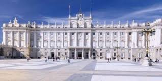 Erkundet die highlights der spanischen hauptstadt. 12 Sehenswurdigkeiten In Madrid Die Man Gesehen Haben Muss
