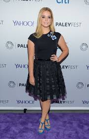 Marlene king and is loosely based on the novel series of the same name written by sara shepard. Sasha Pieterse Pretty Little Liars Q A Paleyfest New York 2015 Celebmafia