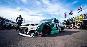 Truex chose the outside lane for the green flag, and that proved. Chase Elliott Lands Busch Pole In Phoenix Qualifying Nascar