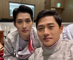Jun 16, 2021 · (서울=뉴스1) 박하나 기자 = '옥탑방의 문제아들' 배우 위하준이 데뷔작 '차이나타운'을 위해 담배를 배웠던 경험을 고백했다.15일 오후 방송된 kbs 2tv '옥탑방의 문제아들'(이하 '옥문아들')에서는 영화 '미드나이트'의 주역 진기주, 위하준, 박훈이 출연해 퀴즈에 도전했다.위하준은 영화 '차이나타운'이. íŽœì‹±ì„ ìˆ˜ ì˜¤ìƒìš± ê²°í˜¼ ì—¬ìžì¹œêµ¬ ì•Œì§œë°°ê¸° ë‰´ìŠ¤
