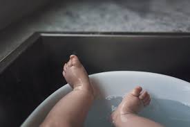 There's no need to give your newborn a bath every day.keep in mind that bathing your newborns can be slippery; How Often Should I Bathe My Baby The New York Times