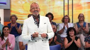 Manuel luís goucha, de 63 anos de idade, abordou esta manhã o tema dia da criança no você na tv. Manuel Luis Goucha Apresenta Novo Parceiro Do Voce Na Tv