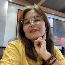 fblifestyle Odia actress cookies swain with her mother in law, husband and  own mother 😍🥰 Family 🥰 #facebookviral #familyfriendly #photochallenge  #photooftheday #picoftheday #todaybestphoto #bestphotochallenge  #picturechallenge #cookiesswain