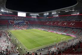 A dozen fcb players in action. Fc Bayern Munchen Neu In Der Allianz Arena Rote Sitze Fan Graffiti Rauchverbot Und Mehrwegbecher