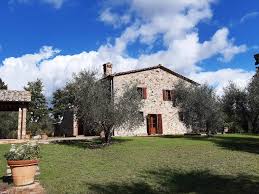 If you'd rather take a secluded getaway without the touristy crowds, we. San Casciano Dei Bagni Siena Rural Farmhouse For Sale A5153ta1751042a Toscana Houses