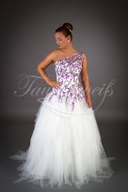 Schau dir unsere auswahl an tüll brautkleid an, um die tollsten einzigartigen oder spezialgefertigten, handgemachten stücke aus unseren shops zu finden. Brautkleid Tw0044b Aus Tull Mit Lila Applikationen