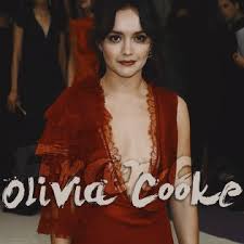 Gothic atmosphere, great sets and costumes and the douglas booth excels on screen as enigmatic music hall performer dan leno. Olivia Cooke France On Twitter The Limehouse Golem Stills 3 New Stills Of The 2017 Movie Nouveaux Stills Du Film De 2017