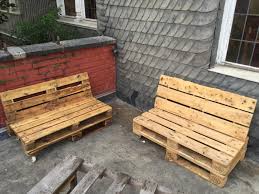 Europaletten bank bauen diy idee: Paletten Wetterfest Haltbarkeit Behandelt Unbehandelt Lackiert Etc Palettenbett Und Palettenmobel Palettenbett Und Palettenmobel