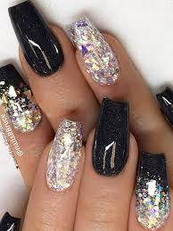 Unas acrilicas negras cortas 3d calaveras bajo relieve o efecto. The Most Beautiful Black Winter Nails Ideas Black Nails With Glitter Silver Glitter Nails Silver Nails