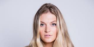 Jillian Steele releases a lovely pop tune, entitled, “No Expectations”