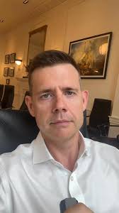 This is INSANE. The number of people in England who cannot even speak  English!