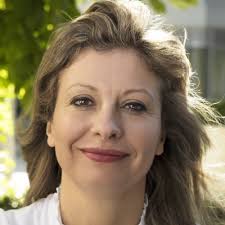 Massage therapist in Strawberry Hill, TW2