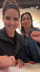 On this #workoutwednesday, we officially announce and welcome Nicole  Keilman (soon to be Perla 👰‍♀️) as the new Fitness Manager for Buff & Flo.  Nicole will be coming