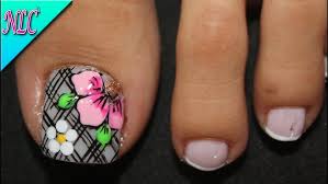 No solo es un problema estético, sino que también puede amenazar nuestra salud. Decoracion De Unas Para Pie Con Flor Sencilla Y Facil De Hacer Unas Decoradas De Los Pies Youtube