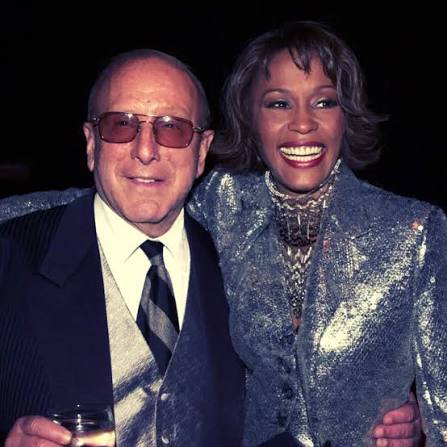 Music executive Clive Davis, who launched careers of stars like Whitney  Houston, dies at 94 after decades shaping the industry.  https://bit.ly/4fVMeMw