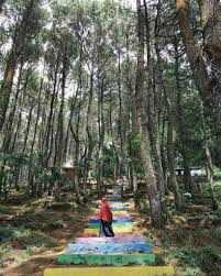 Dari desa ini anda dapat menikmati pemandangan indah sembari melihat kegiatan masyarakat bertani di kaki gunung. 37 Tempat Wisata Di Kuningan Terbaru Yang Lagi Hits 2019 Explore Kuningan