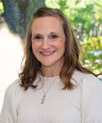 Pam Staples's Instagram, Twitter & Facebook