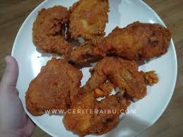 Kentucky fried chicken (kfc) yang mempunyai pusat operasi di louisville, kentucky, amerika syarikat merupakan bahagian yum! Resepi Mudah Ayam Goreng Crispy Ala Ala Kfc Ceritera Ibu