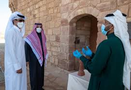 عين وليًا للعهد في عهد الشيخ أحمد بن علي آل ثاني، تولى مقاليد الحكم بعد قيامه بانقلاب أبيض على ابن عمه في 22 فبراير 1972. Ø³Ù…Ùˆ Ø§Ù„Ø£Ù…ÙŠØ± ÙˆØ³Ù…Ùˆ ÙˆÙ„ÙŠ Ø§Ù„Ø¹Ù‡Ø¯ Ø§Ù„Ø³Ø¹ÙˆØ¯ÙŠ ÙŠÙ‚ÙˆÙ…Ø§Ù† Ø¨Ø¬ÙˆÙ„Ø© ÙÙŠ Ø¹Ø¯Ø¯ Ù…Ù† Ø§Ù„Ù…ÙˆØ§Ù‚Ø¹ Ø§Ù„Ø£Ø«Ø±ÙŠØ© Ø¨Ø§Ù„Ø¹Ù„Ø§