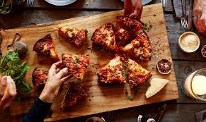 Crispy Cheesy Pan Pizza Recipe In 2020 Pan Pizza Recipes Crispy