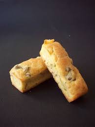 Mini Cakes Aux Olives Et Au Vin Blanc Un Dejeuner De Soleil Cake Aux Olives Alimentation Gateau Savoureux