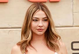 Madelyn Cline at the Poguelandia event 🤍💫