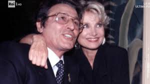 Dopo aver preso il diploma presso il liceo scientifico gonzaga, ha studiato al collegio giovanni pascoli san lazzaro di bologna ed è infine tornato a milano per iscriversi. Luigi Borghese Ex Marito Barbara Bouchet Il Problema Dell Eredita