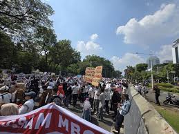 Waspada Provokasi, Pemerintah Pastikan Perbaikan Ekonomi Tetap Berjalan