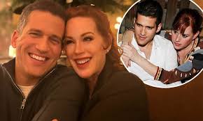 Molly Ringwald gushes over husband Panio Gianopoulos