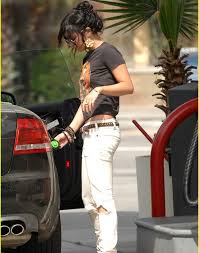 Let's work together to help animals just like ralph by. Vanessa Hudgens Refuels Boyfriend Zac Efron Waits Inside Autoevolution